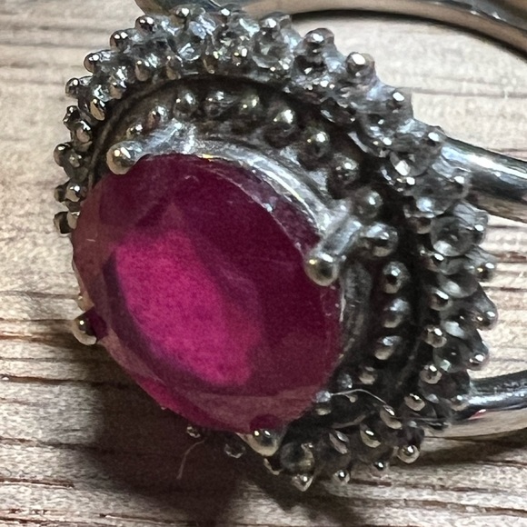 1.80CT ROUND MAHALEO RUBY WITH .28CTW ROUND WHITE TOPAZ STERLING SILVER RING S8 - Picture 5 of 5